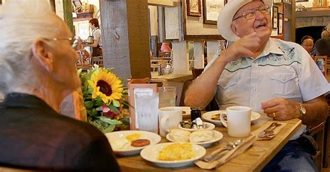 Sweet Couple Spends 40 Years To Visit Every Cracker Barrel In The Country