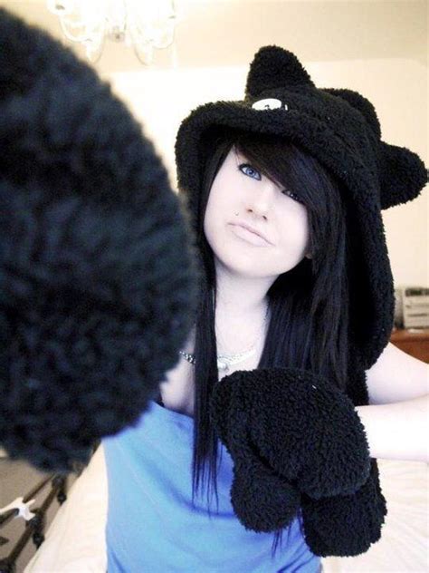 Some common features of emo's are: Latest Stylish Emo Girls Pictures - Displaypix