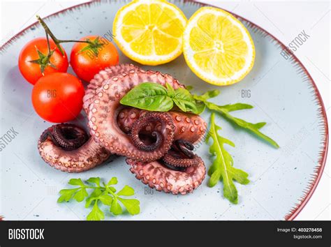 Sea Foodraw Octopus Image And Photo Free Trial Bigstock