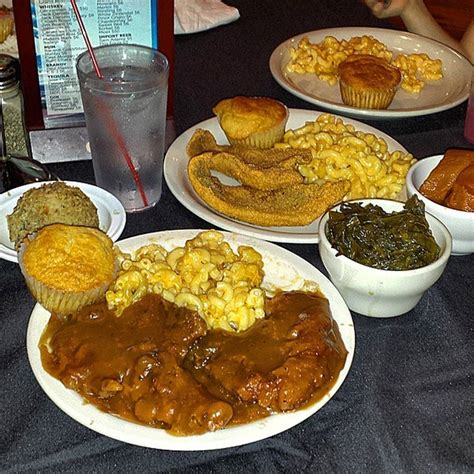 When you think of soul food dinners, your mind probably conjures up foods that are high in salt and oil. 6978 Soul Food - Southern / Soul Food Restaurant in Galewood