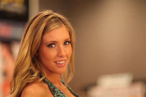 File Samantha Saint At Avn Adult Entertainment Expo 2012  Wikimedia Commons