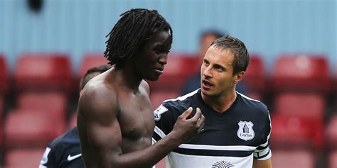 La rovesciata del giocatore del sassuolo ed il contemporaneo tentativo di intervento del difensore dell'inter innescano una carambola, che fa finire il. Does Romelu Lukaku's future lie at Everton? - Soccer News
