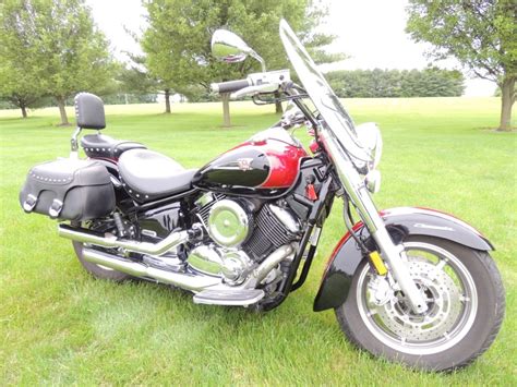 Yamaha v star 1100 classic. 2005 Yamaha V-Star 1100 Silverado (Black/Red), Northampton ...