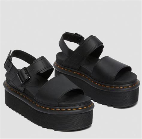 dr martens voss quad hydro leather strap platform sandals black orosimo