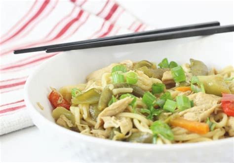 Instant pot spicy thai chicken lo mein is a quick and easy dinner option that gives you loads of flavor. Instant Pot Chicken Lo Mein - Bake Me Some Sugar