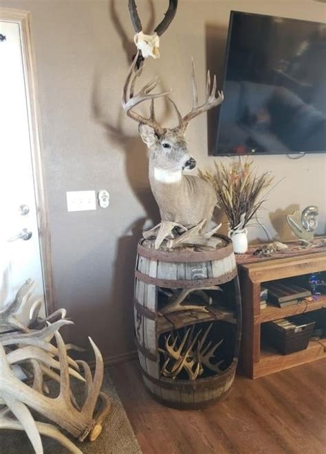 25 Charming Pedestal Deer Mount Ideas To Decorate Your House