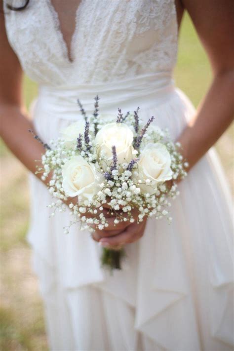 Minimal Bridal Bouquet Arabia Weddings