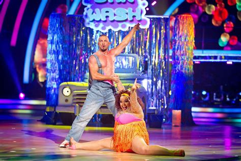 Lisa Riley And Robin Windsor Strictly Come Dancing Week 7 Nov