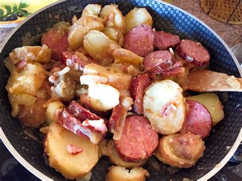 Recette de Poêlée de saucisse de Morteau et pommes de terres