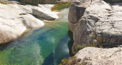 Randonnée, baignade en eaux vives, activité pour les journées chaudes en corse. Piscines naturelles de Cavu : randonnée, restaurant ...