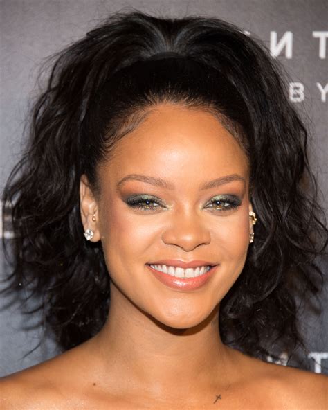 Rihanna S Hair Evolution Every One Of Rihanna S Technicolour Hair Styles