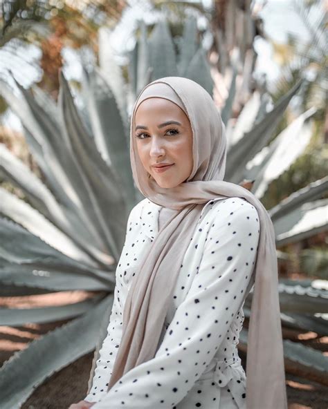 5 hijab styling tips for dressing modestly in the heat 히잡 패션 패션 히잡