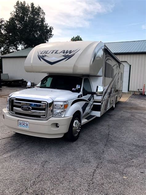 Let our member network help you find your dream unit so you can further enjoy the rv lifestyle! 2014 Thor Motor Coach Super C Outlaw 35SG Toy Hauler ...