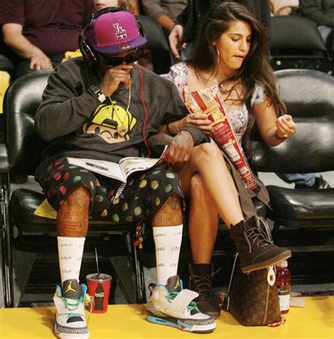 Mááry Fotos Lil Wayne Namorada Dhea Mostra Fora Enorme Anel De