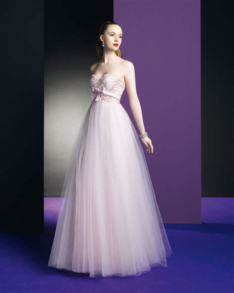 Get Jessica Biel S White Aisle Style Pretty Pink Wedding Gowns Onewed Wedding Dresses