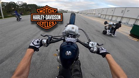 Wheelies On A Harley Davidson Youtube