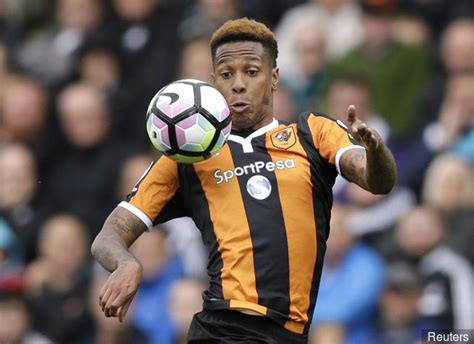 Hull City Striker Abel Hernandezs Agent To Fly To China As £17m Move Nears