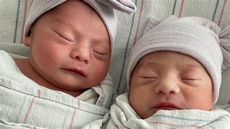 California Twins Born 15 Minutes Apart In Two Different Years Bbc News