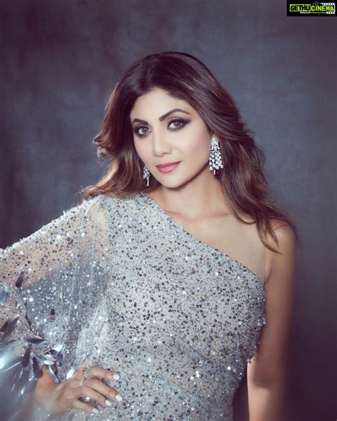 Actress Shilpa Shetty Instagram Photos And Posts December 2021