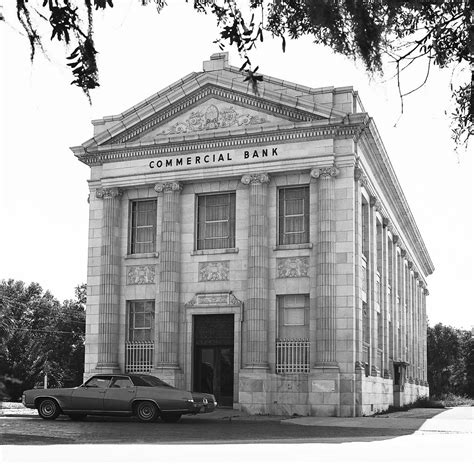 Old Out Of Service Commercial Bank Building Located In Old Flickr