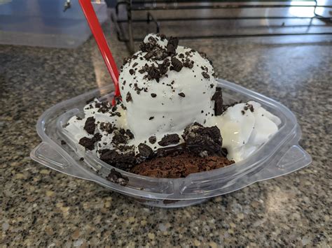 I Gave My Shot At A Brownie Earthquake Yesterday On Break DairyQueen
