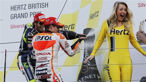 Lewis Hamiltons Not The First To Spray A Podium Girl With Champagne Heres Proof Photos