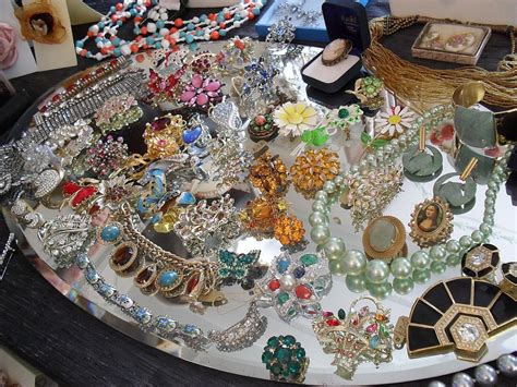 Shop Displays ~ Mirror Vintage Jewelry Display Vintage Display