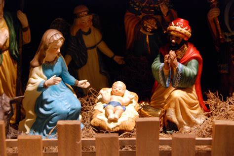 how st francis created the nativity scene with a miraculous event in 1223