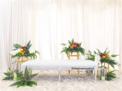 Nampak simple dan light sesuai dipadankan dengan jubah pengantin. Pelamin Simple Cantik - Home Desaign