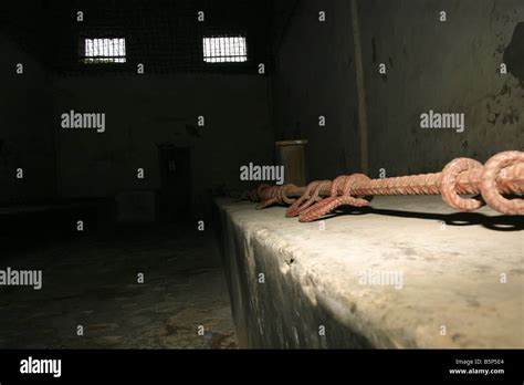 inside a room of death in poulo condor's convict prison, french