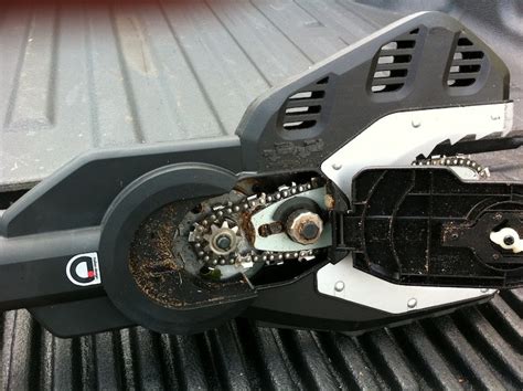 The saw automatically keeps itself oiled, giving you enhanced performance with less effort. Worx JawSaw - Review - Tools In Action - Power Tools and Gear