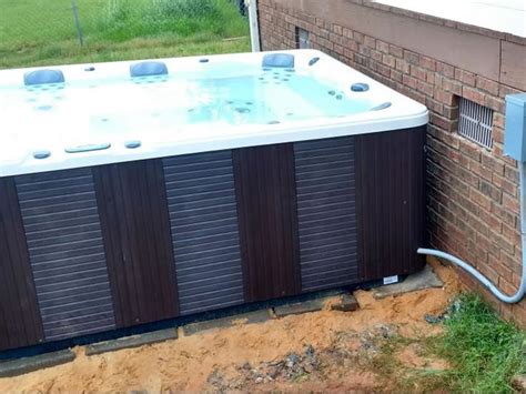 3 Reasons To Avoid Diy Hot Tub Installation Installing Hot Tub Diy Hot Tub Hot Tub Outdoor