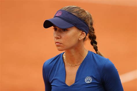 Please note that you can enjoy your viewing of the live streaming: Roland Garros: Sofia Kenin vs Irina Bara preview, head-to ...