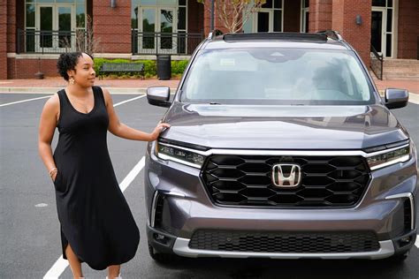 2023 Honda Pilot Elite AWD with Incredible Luxury Features