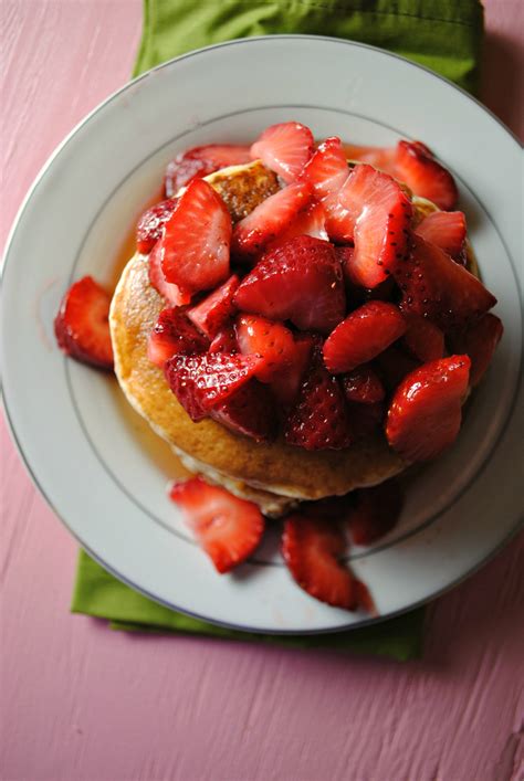 Buttermilk Pancake with Strawberry Compote {Giveaway} #Sweets4YourSweet ...