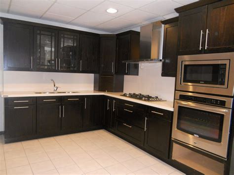 Consulte la información sobre area cocina integral sl ubicada en en caceres cáceres. Cocina Integral De Exhibición, Importada Quality Cabinets ...