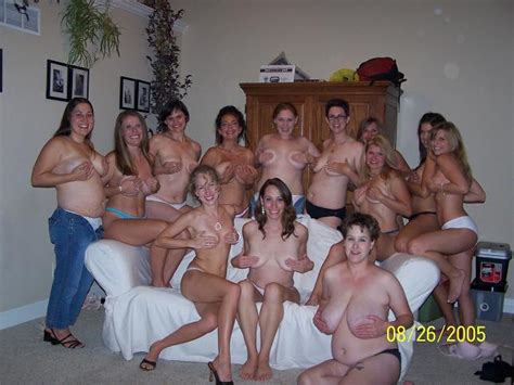 Small Breast Nude Women Lesbian Arts