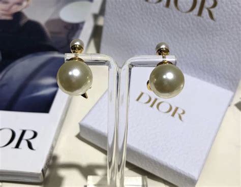 New Authentic Christian Dior 2019 Cd Logo Star Dangle Double Pearl