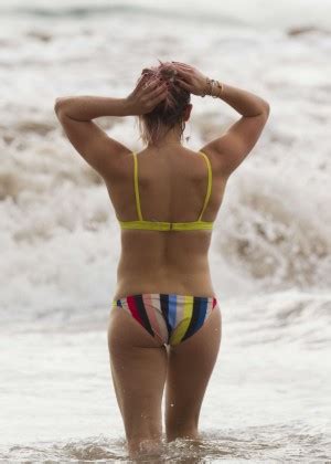 Hilary Duff Bikini Candids In Hawaii Gotceleb My Xxx Hot Girl