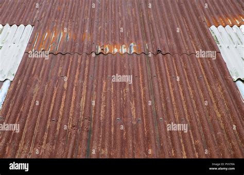 Rusty Corrugated Iron Roof Hi Res Stock Photography And Images Alamy