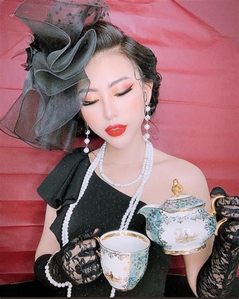 Nữ diễn viên về nhà đi con bị chồng kém tuổi tố ngoại tình, công khai ly hôn lần 4. Cô gái lạ đăng ảnh sánh đôi với Vũ 'Về nhà đi con' trong ...