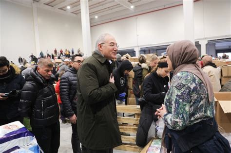 Faktor Ambasador Girgin u skladištu pomoći za Tursku Hvala svim