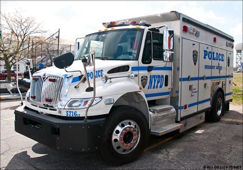 NY NYPD ESU Truck