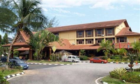 The fun local market situated at the jalan conlay, is filled with local craft, handicraft shops and other. Cultural Craft Complex - Kuala Lumpur