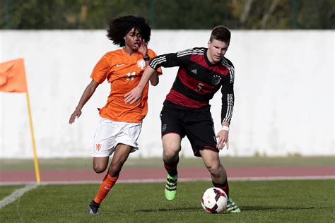 Chong joined the manchester united. Teenage striker Tahith Chong reveals he has spoken to ...