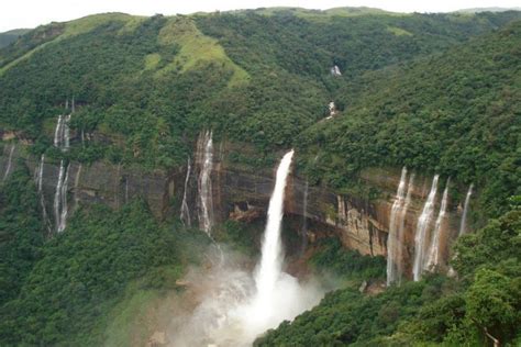 Breathtakingly Beautiful Waterfalls In The World