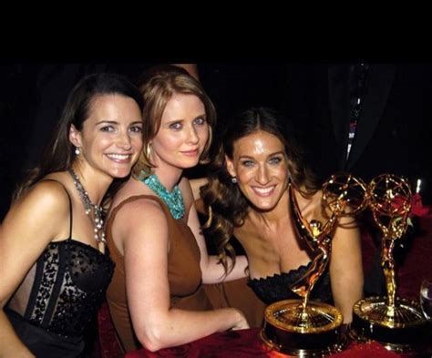 Kristin Davis Excludes Kim Cattrall In Sex In The City Emmy Throwback