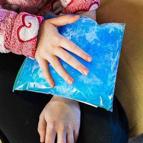 How To Make A Homemade Ice Pack Diy Ice Pack Gel Ice Packs Homemade