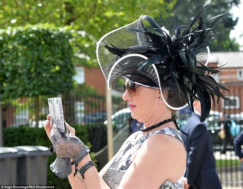 Royal Ascot Racegoers Go For Glam In Bright Colour And Big Hats Daily Mail Online