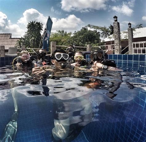 Practice At Our Pool Finished Https Idckohtao Padi Divemaster